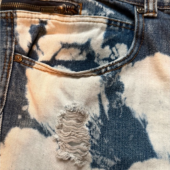 Rocawear Mens Classic Straight Leg Jeans with Artistic Bleach Pattern Tag Sz 44 - Picture 4 of 15